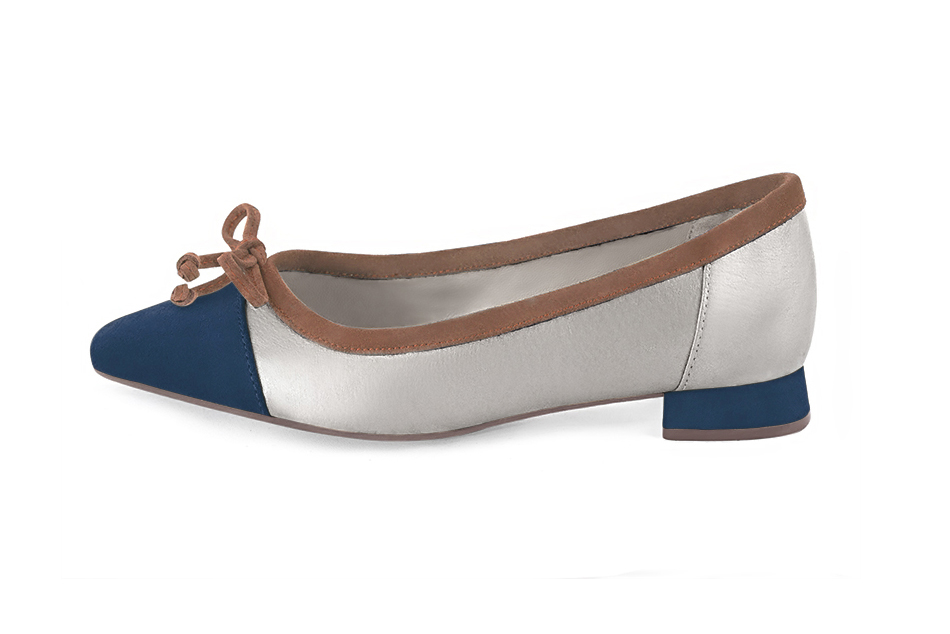 Navy blue, light silver and chocolate brown women's ballet pumps, with low heels. Square toe. Flat flare heels. Profile view - Florence KOOIJMAN